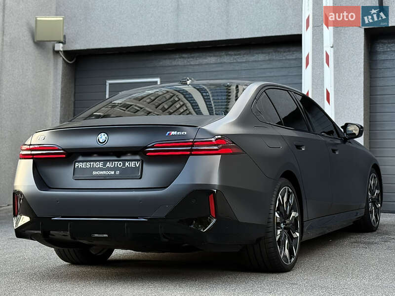 Седан BMW i5 2023 в Киеве