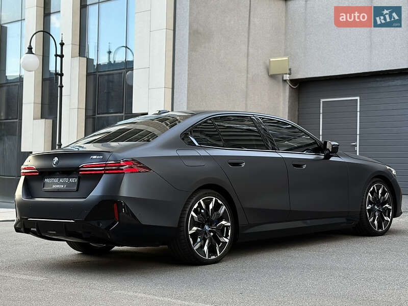 Седан BMW i5 2023 в Киеве