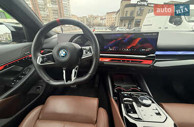 Седан BMW i5 2024 в Тернополі