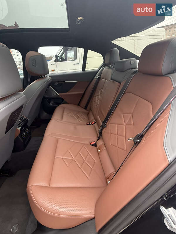 Седан BMW i5 2024 в Тернополі