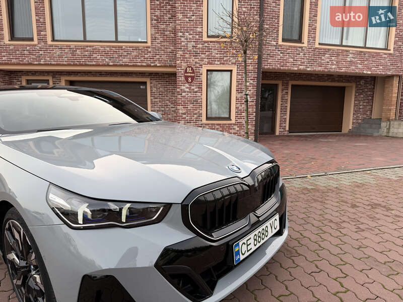 Седан BMW i5 2023 в Черновцах