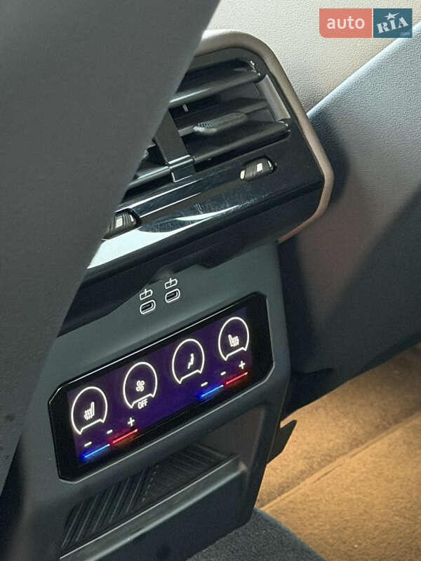 Седан BMW i5 2023 в Черновцах