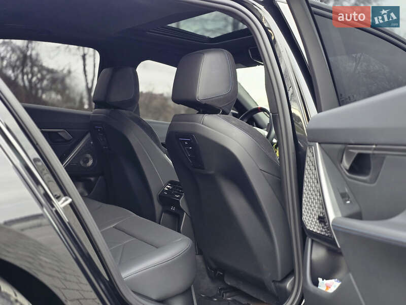 Седан BMW i5 2023 в Коломые