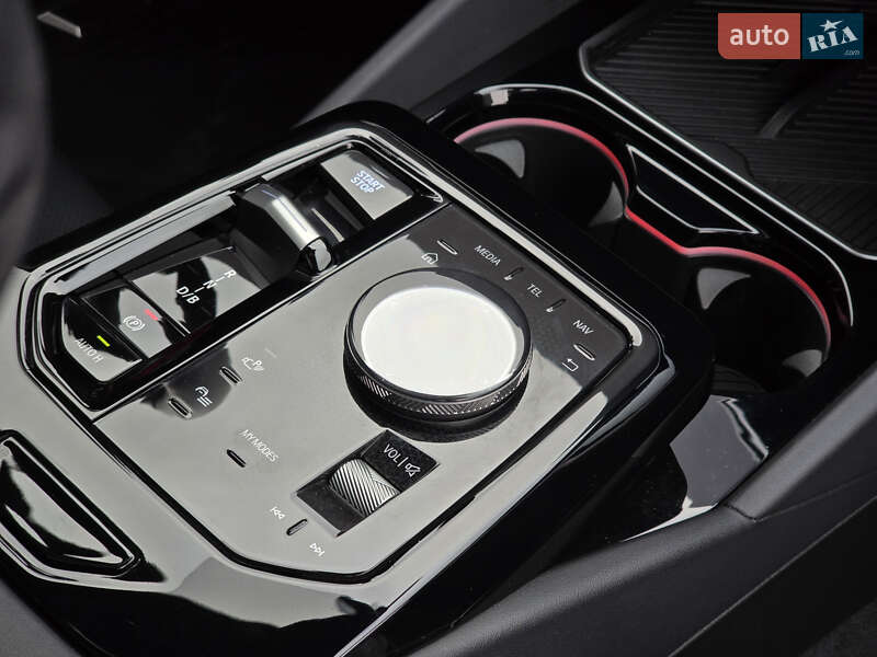 Седан BMW i5 2023 в Коломые