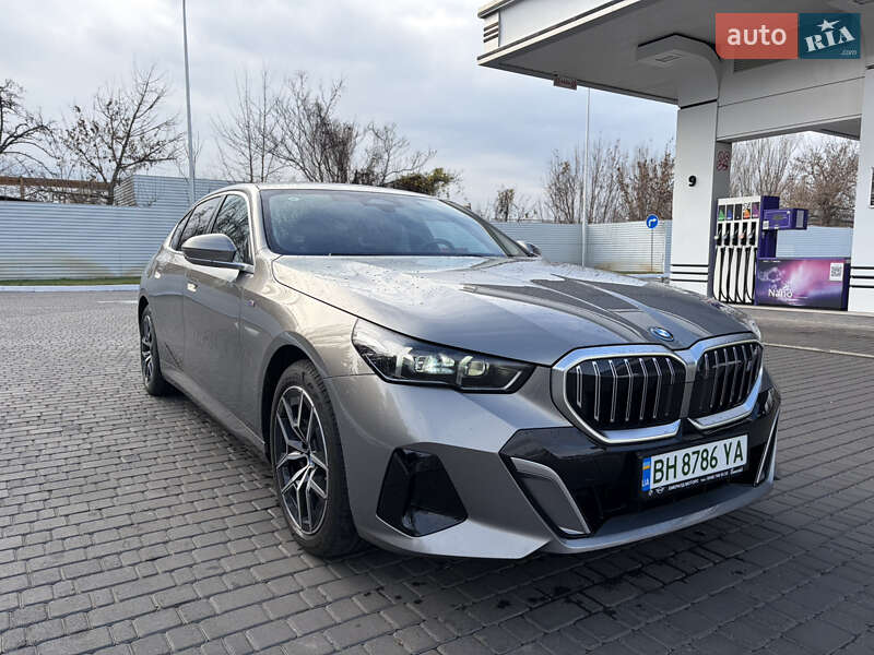 Седан BMW i5 2024 в Одесі фото Седан BMW i5 2024 в Одесі