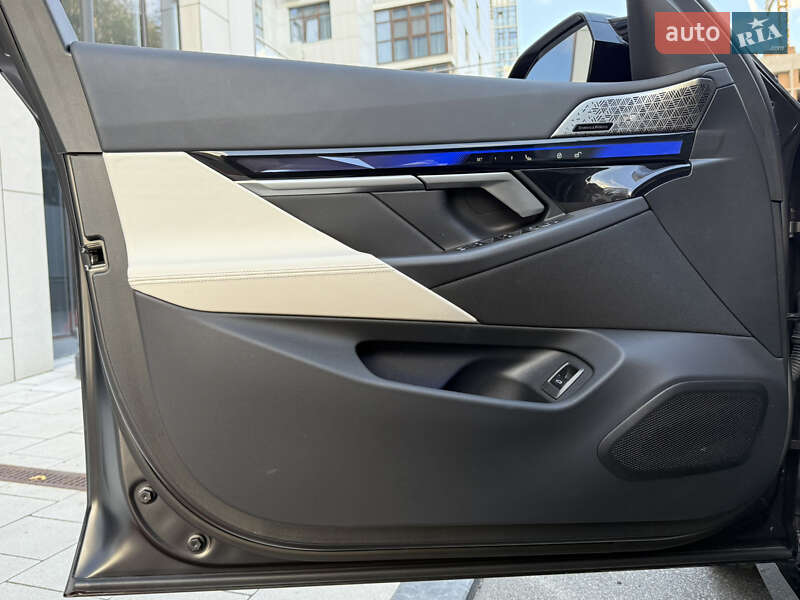 Седан BMW i5 2023 в Києві