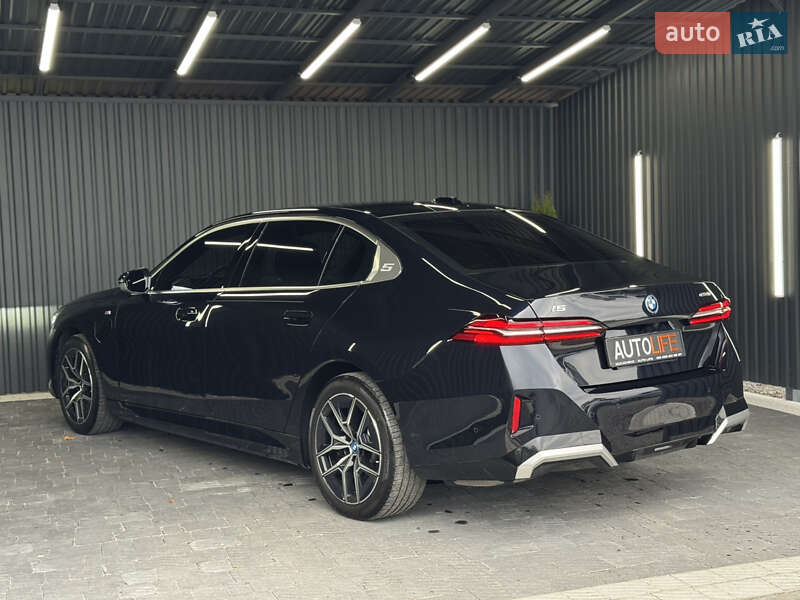Седан BMW i5 2024 в Мукачево