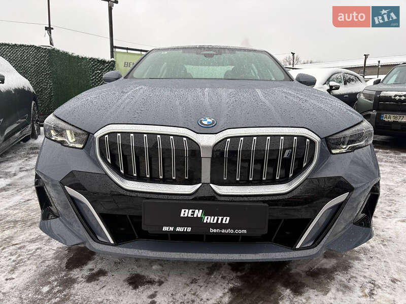 Седан BMW i5 2024 в Киеве