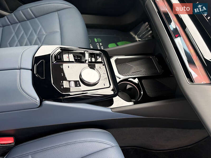 Седан BMW i5 2024 в Киеве