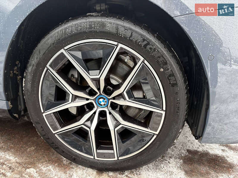 Седан BMW i5 2024 в Киеве