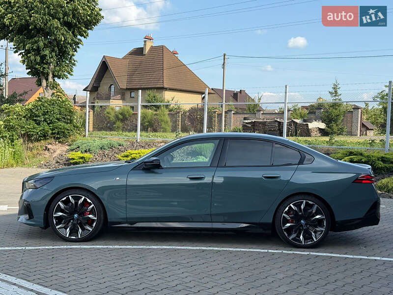 Седан BMW i5 2024 в Киеве