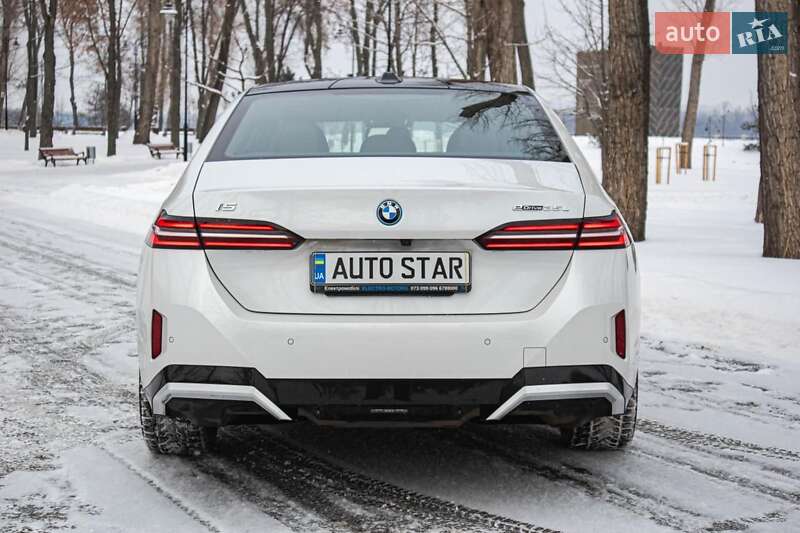 Седан BMW i5 2024 в Киеве