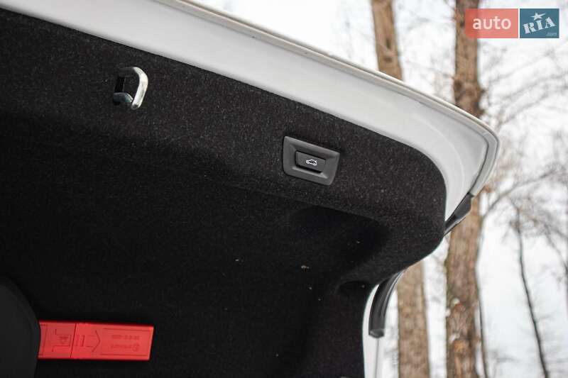 Седан BMW i5 2024 в Киеве