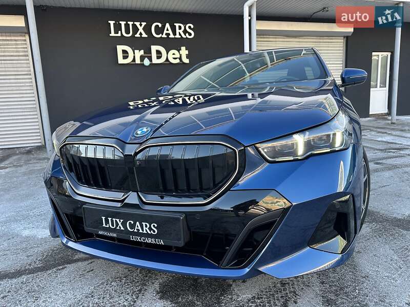 Седан BMW i5 2024 в Києві
