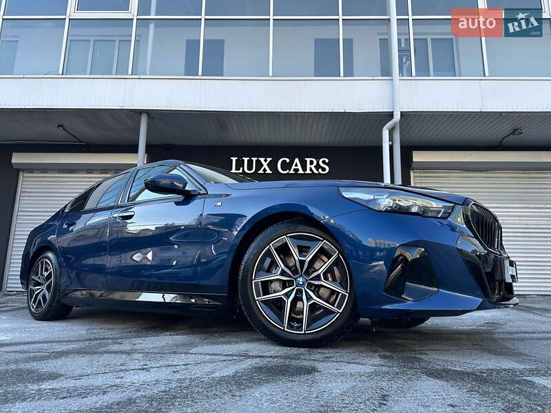 Седан BMW i5 2024 в Києві