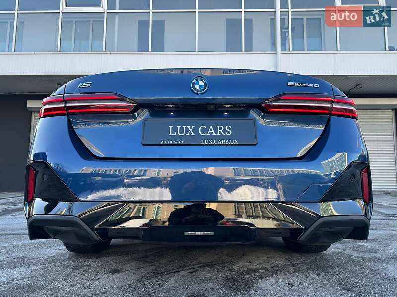 Седан BMW i5 2024 в Києві