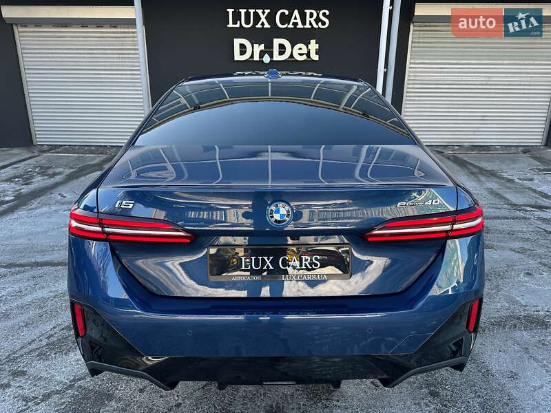Седан BMW i5 2024 в Києві