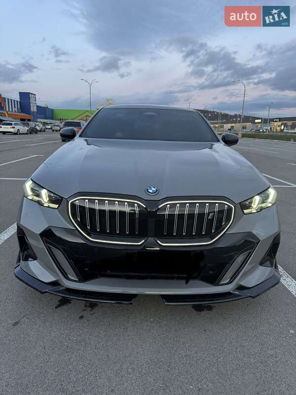 Седан BMW i5 2024 в Мукачево фото Седан BMW i5 2024 в Мукачево