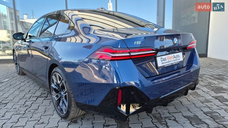 Седан BMW i5 2023 в Хмельницком