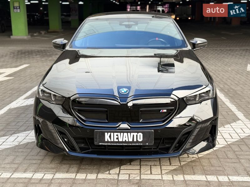 Седан BMW i5 2023 в Киеве