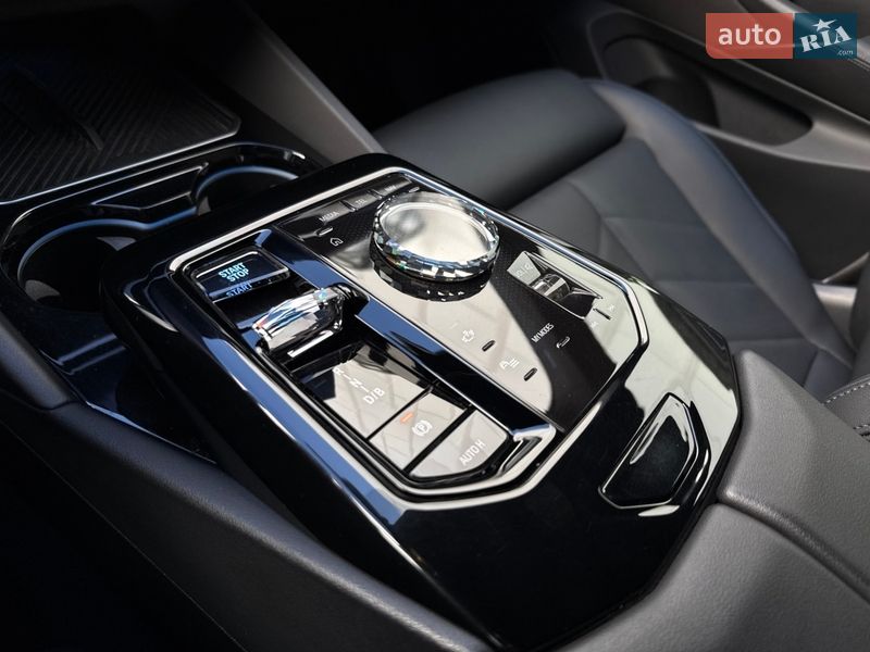 Седан BMW i5 2023 в Киеве