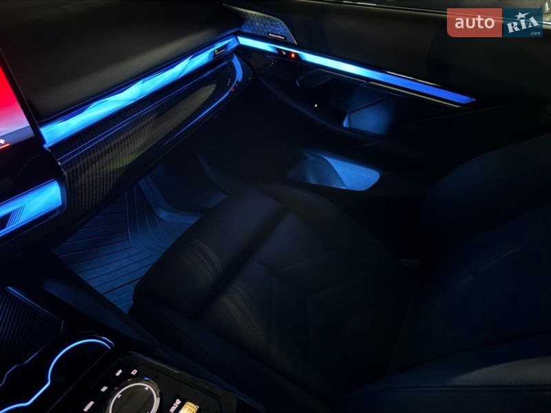 Седан BMW i5 2023 в Киеве