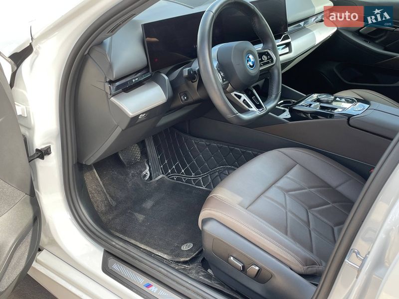 Седан BMW i5 2024 в Киеве
