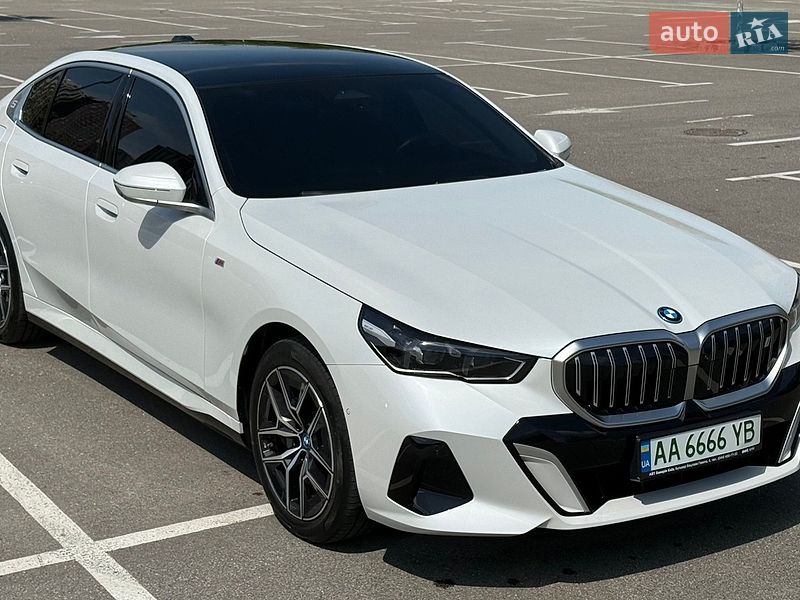 Седан BMW i5 2024 в Киеве