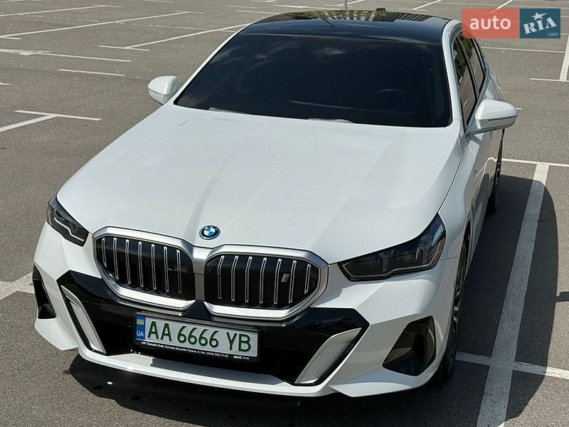 Седан BMW i5 2024 в Киеве