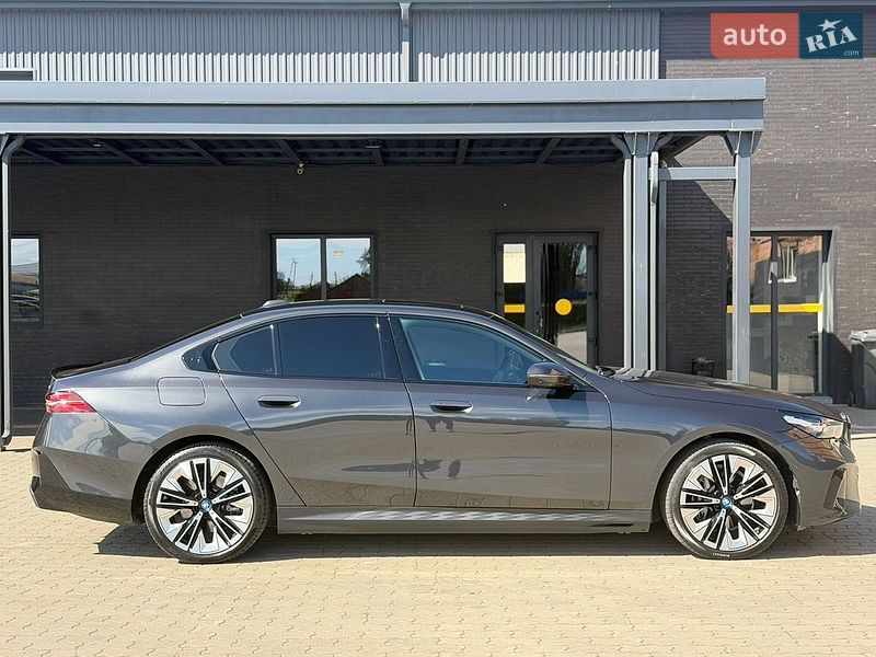 Седан BMW i5 2024 в Нововолинську фото 18 Седан BMW i5 2024 в Нововолинську