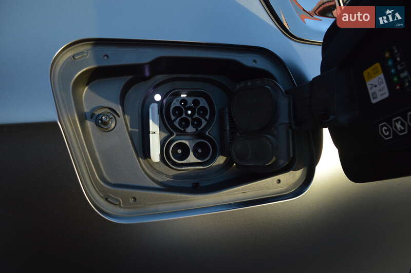 Седан BMW i7 2022 в Львове