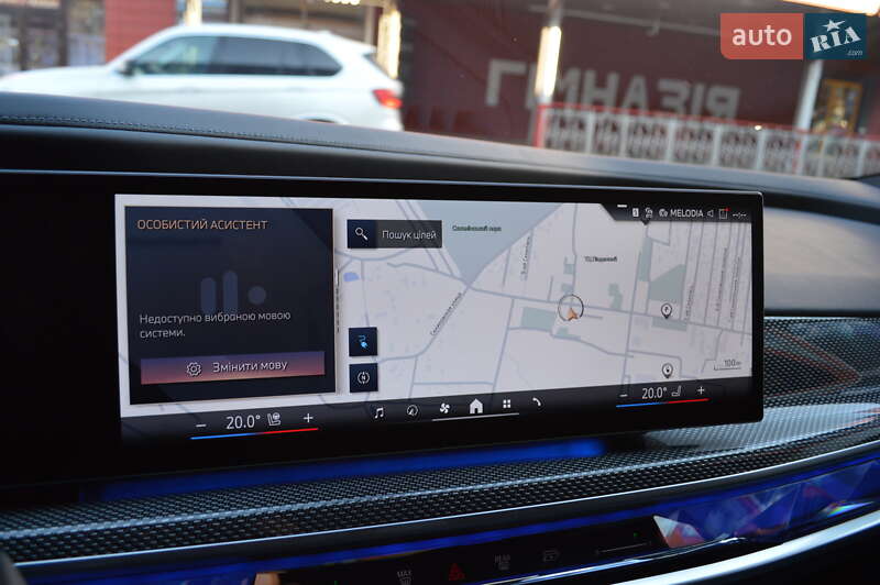 Седан BMW i7 2022 в Львове