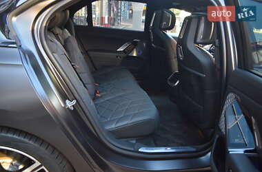Седан BMW i7 2022 в 