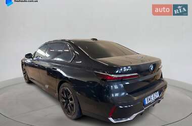 Седан BMW i7 2023 в Ровно