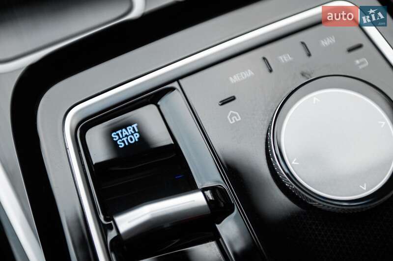 Седан BMW i7 2023 в Одессе