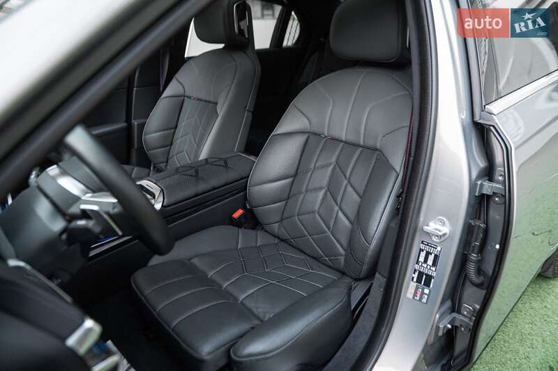 Седан BMW i7 2023 в Одессе