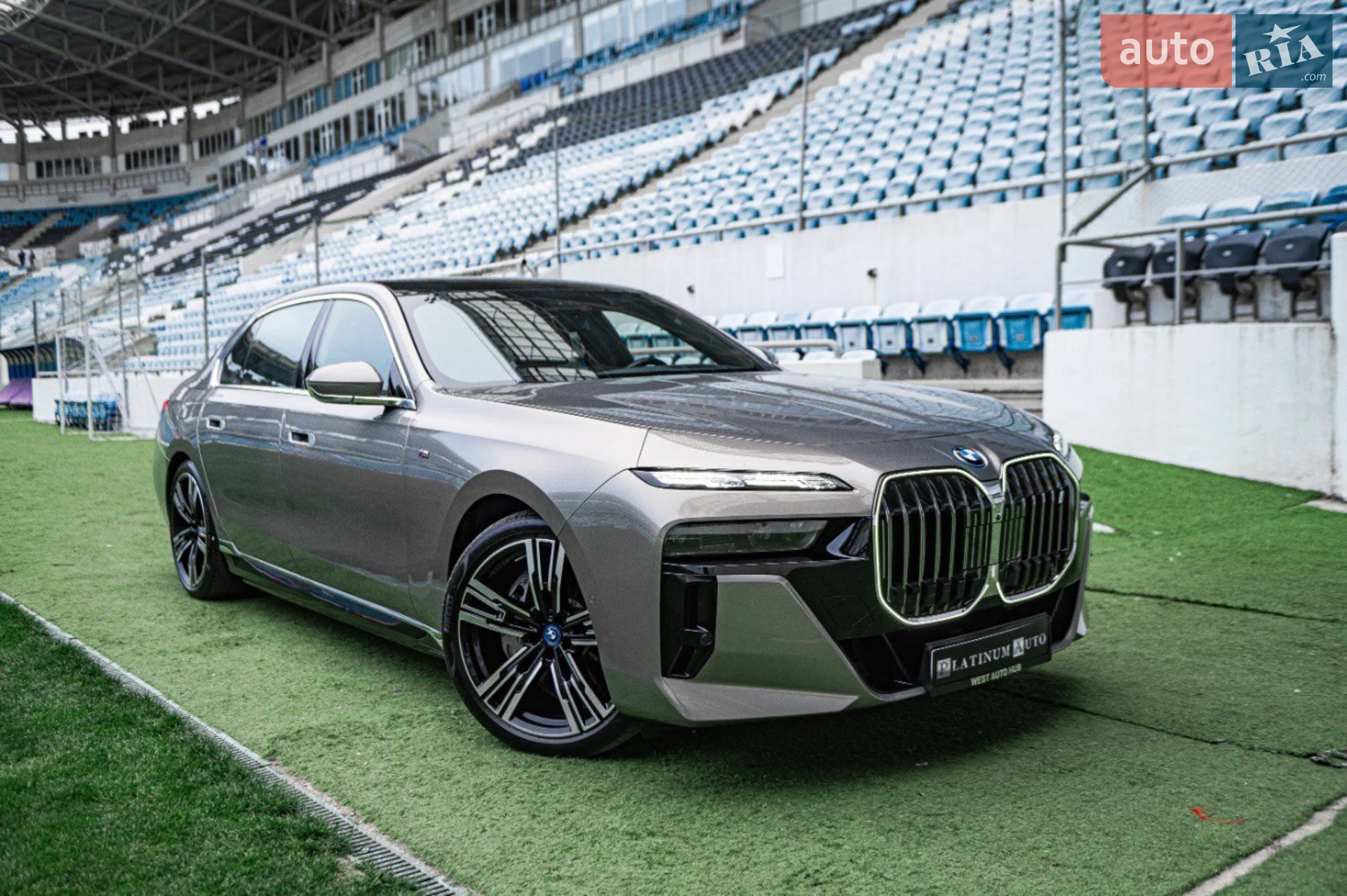 2023 BMW i7 - мініатюра 9