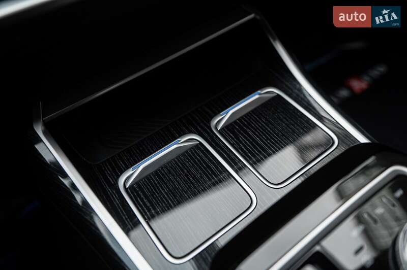 Седан BMW i7 2023 в Одессе