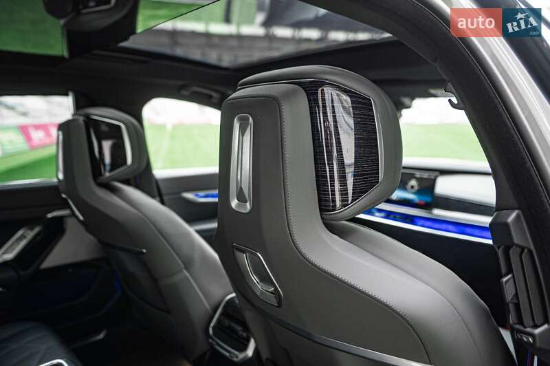 Седан BMW i7 2023 в Одессе