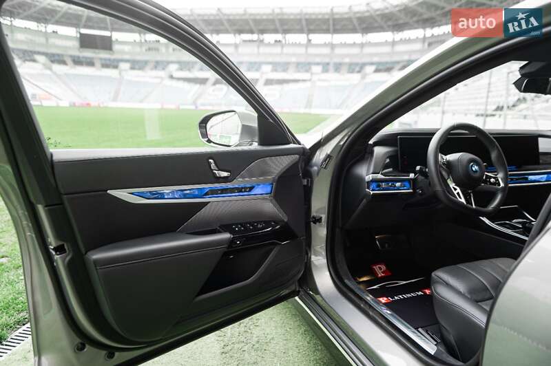 Седан BMW i7 2023 в Одессе
