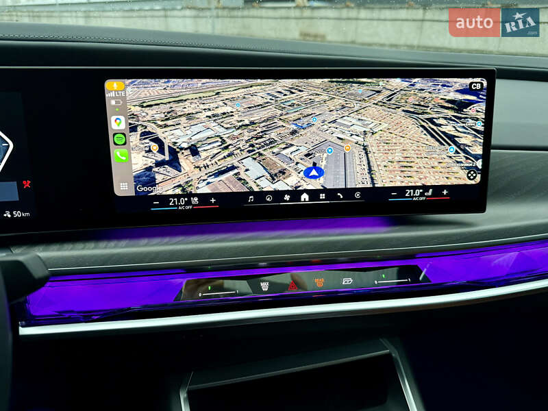 Седан BMW i7 2022 в Киеве