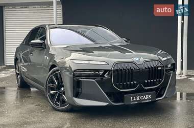 Седан BMW i7 2023 в Києві