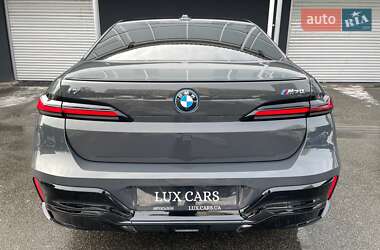 Седан BMW i7 2023 в Киеве