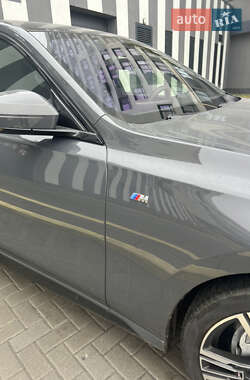 Седан BMW i7 2022 в 
