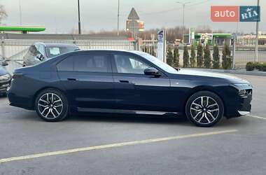 Седан BMW i7 2023 в Полтаве