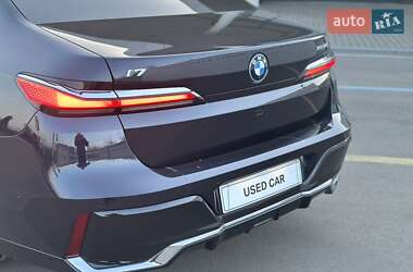 Седан BMW i7 2023 в Полтаве