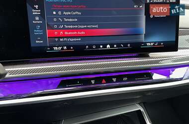 Седан BMW i7 2023 в 