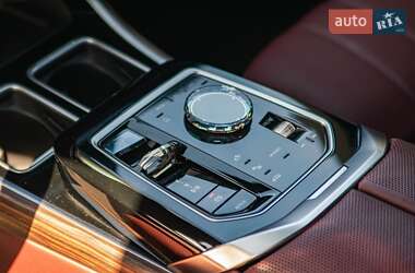Седан BMW i7 2022 в 