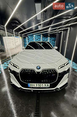 Седан BMW i7 2023 в 