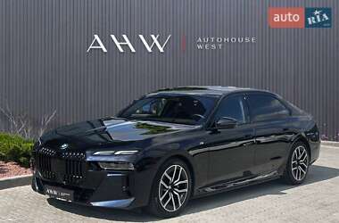 Седан BMW i7 2023 в Львове